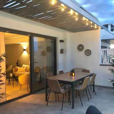 Seascape Met Prive Jacuzzi Apartment